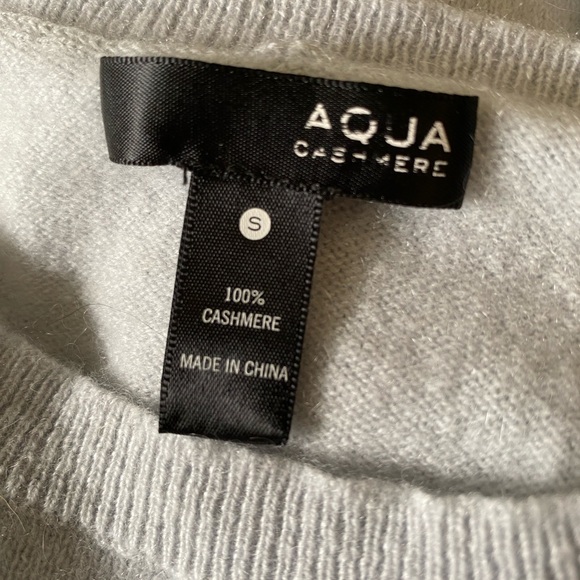 Aqua Cashmere Sky-Blue Crewneck Cashmere Sweater. Women’s S. Reverse Seam Detail - Picture 2 of 10